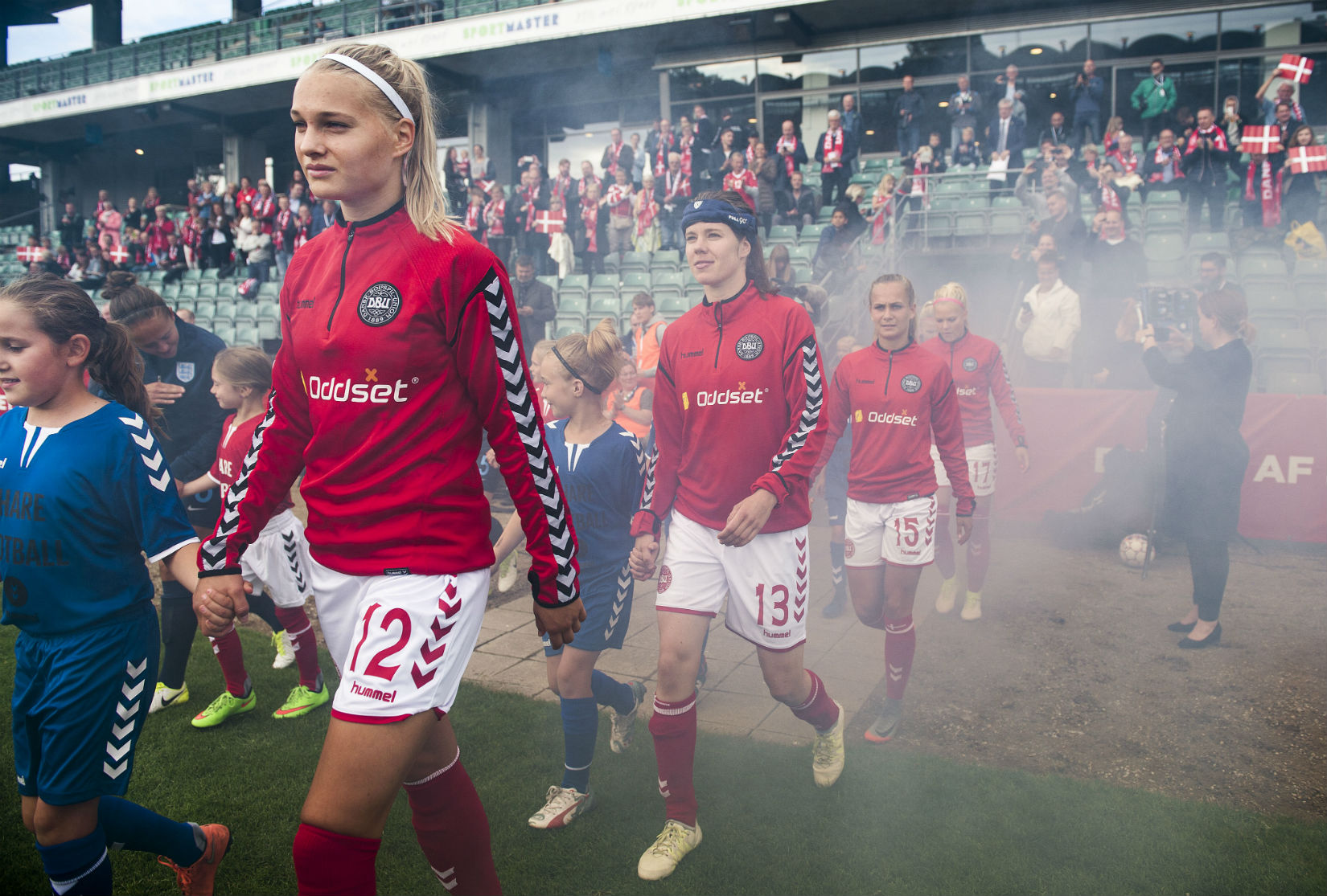kvindelandshold,viborg,em,hjemmebane,medalje,(foto Anders Kjærbye-www.fodboldbilleder.dk)